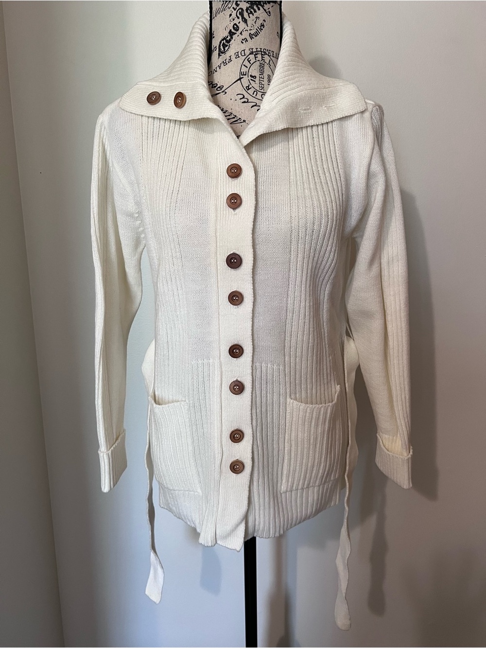 Vintage Montgomery Ward Ivory Knit Cardigan Wood Buttons Shawl Collar Large